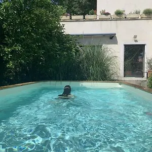 https://villasarda-drome.hotels-rhonealpes.com